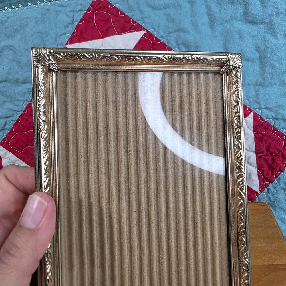 Vintage Brass Tone Metal Photo Frame 5x7 Ornate Embossed Tabletop Easel Back